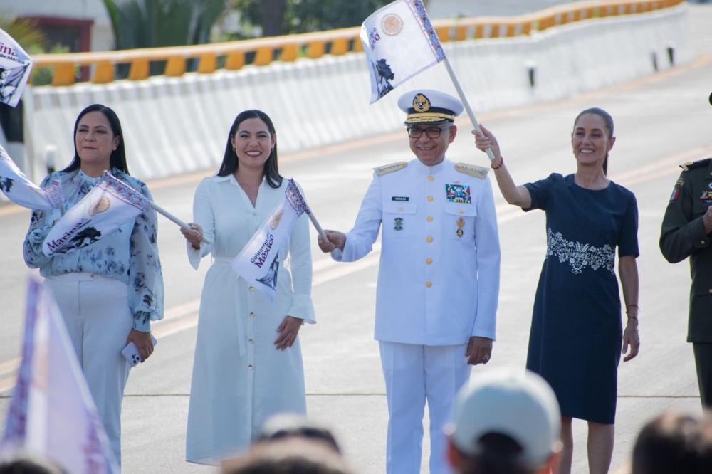 indira-vizcaino-acompana-a-presidenta-sheinbaum-en-el-banderazo-a-obras-del-recinto-cuyutlan-en-manzanillo